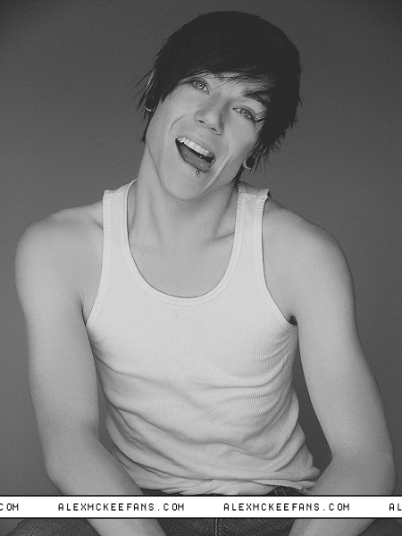 Keywords: Alex McKee;tongue piercing;2007