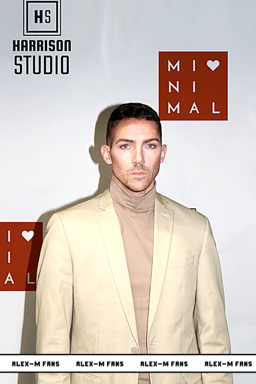 Keywords: Alex McKee;MINIMAL;Red Carpet