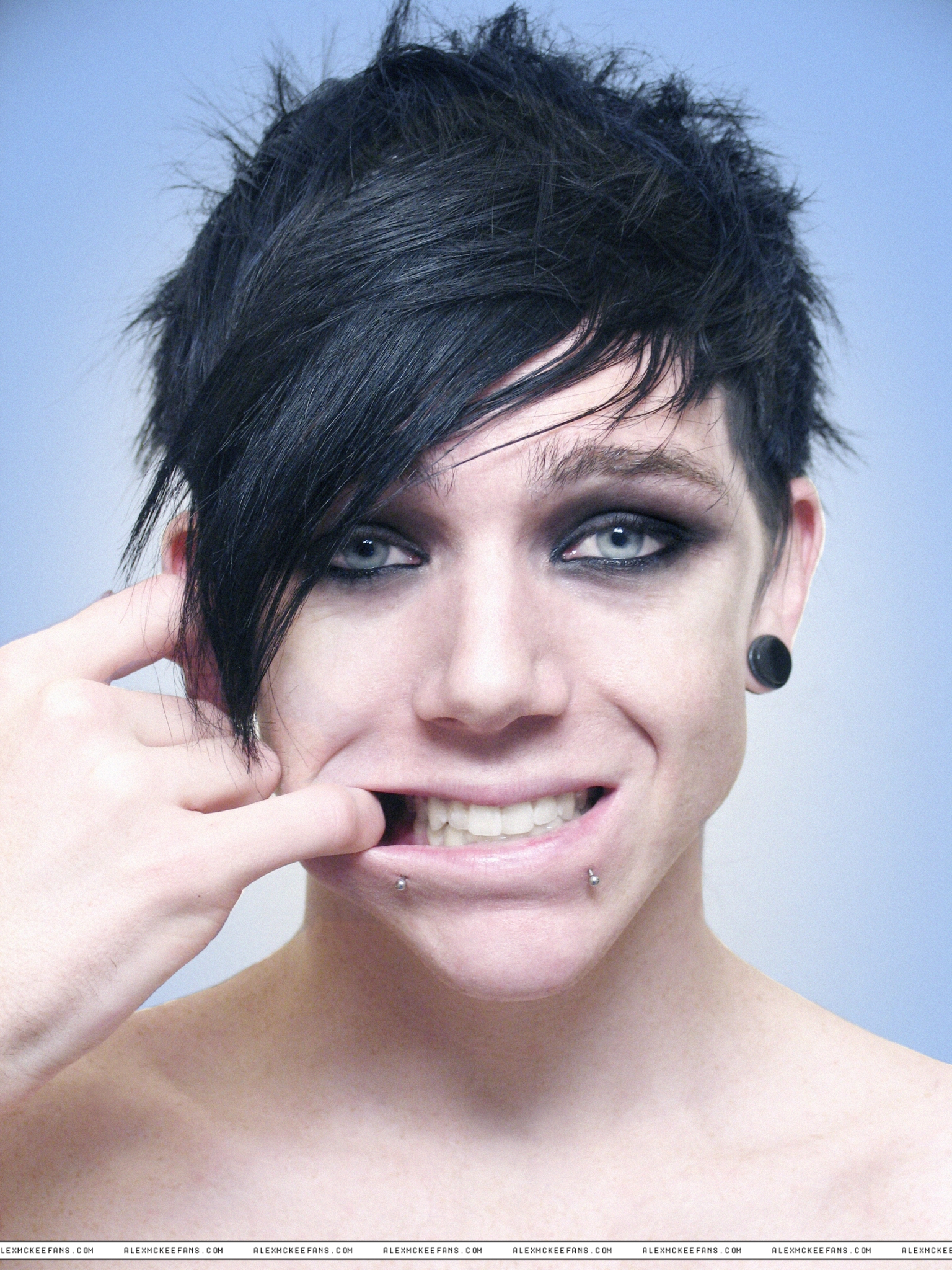 Keywords: Alex McKee;2008