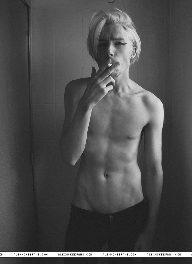 Keywords: Alex McKee;2011