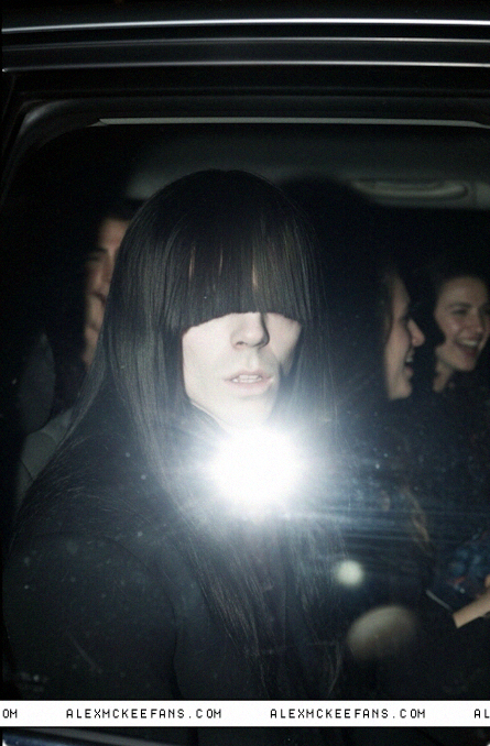 Keywords: Alex McKee, candid, paparazzi